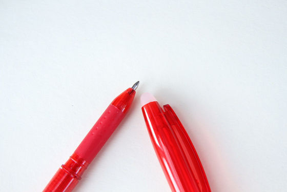 MSDS die vloeiend Wrijvingbal Uitwisbaar Pen With Needle Tip schrijven